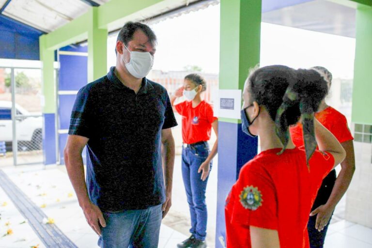 Ano letivo 2021: Duarte visita Escola Cívico-Militar na Cidade do Povo