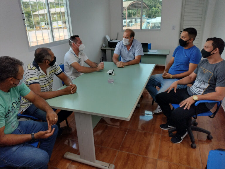 Adailton Cruz se reúne com motoristas para tratar sobre condições de trabalho