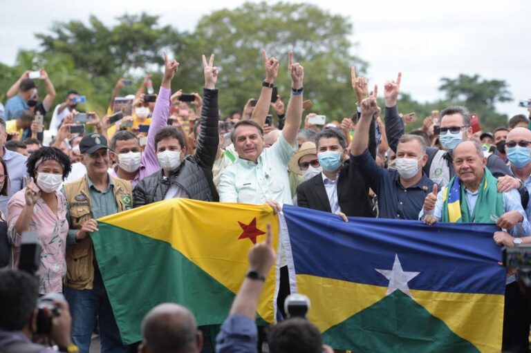 “Tudo que dependia de transporte no Acre vai diminuir no mínimo 5%”, garante Bolsonaro
