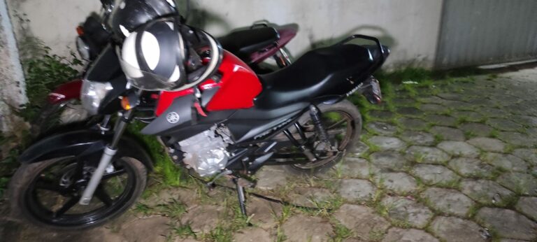 PM recupera moto roubada e prende assaltante com arma de fogo no bairro Tancredo Neves