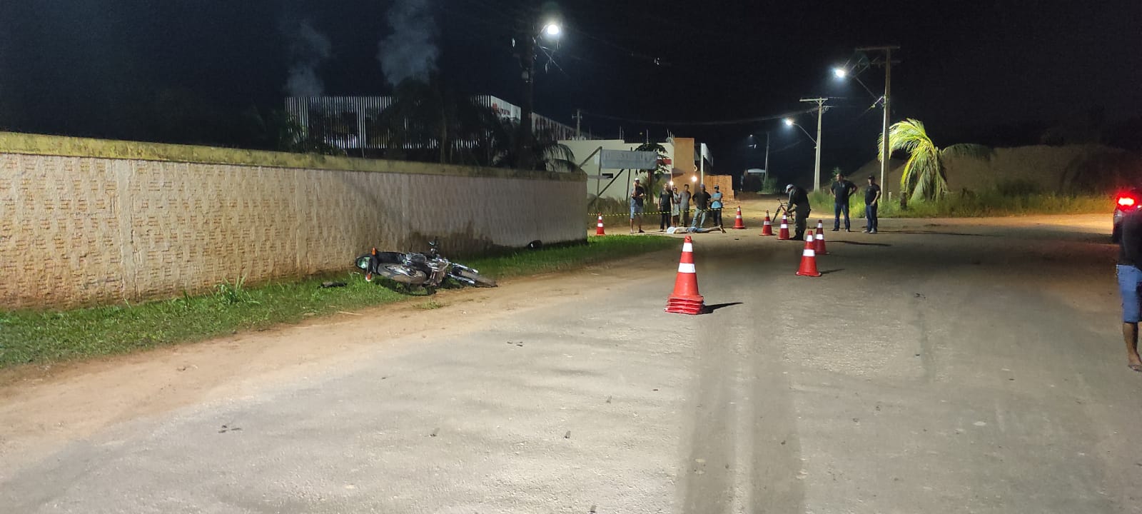 Homem morre após passar em buraco e perder controle de moto em Rio Branco Homem morre após passar em buraco e perder controle de moto em Rio Branco