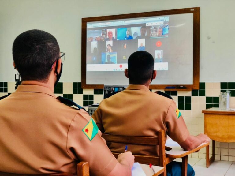 Alunos do curso de formação de oficiais do CBMAC participam de audiência da auditoria militar