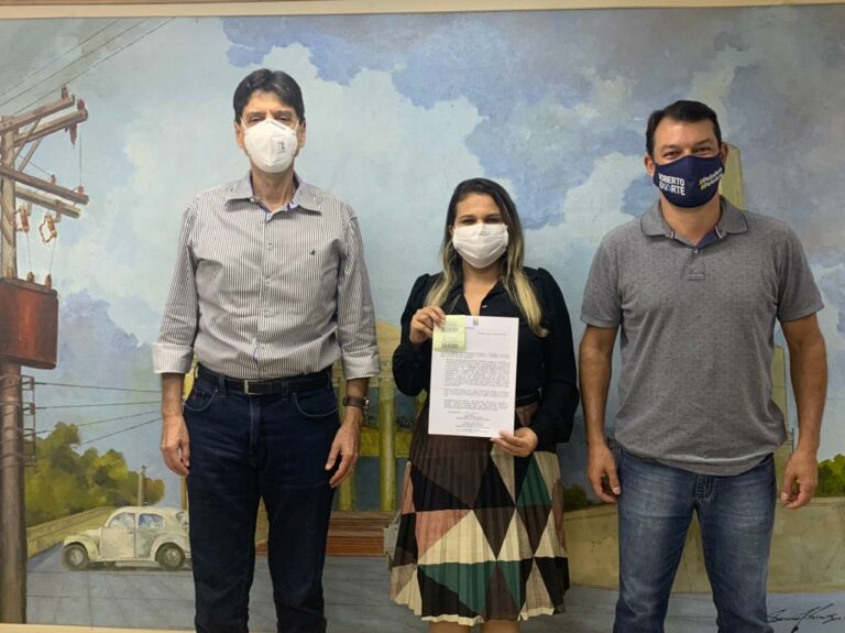 Roberto Duarte solicita melhorias do fornecimento de energia em Capixaba