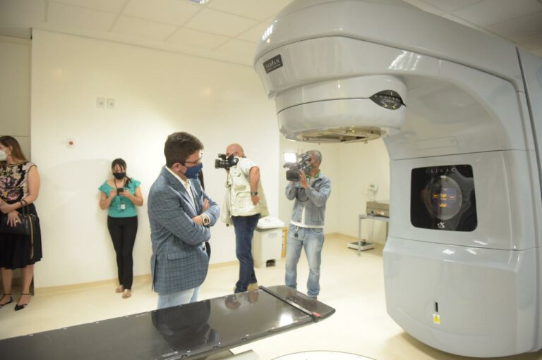 Pacientes com câncer no Acre voltarão a fazer radioterapia na Unacon