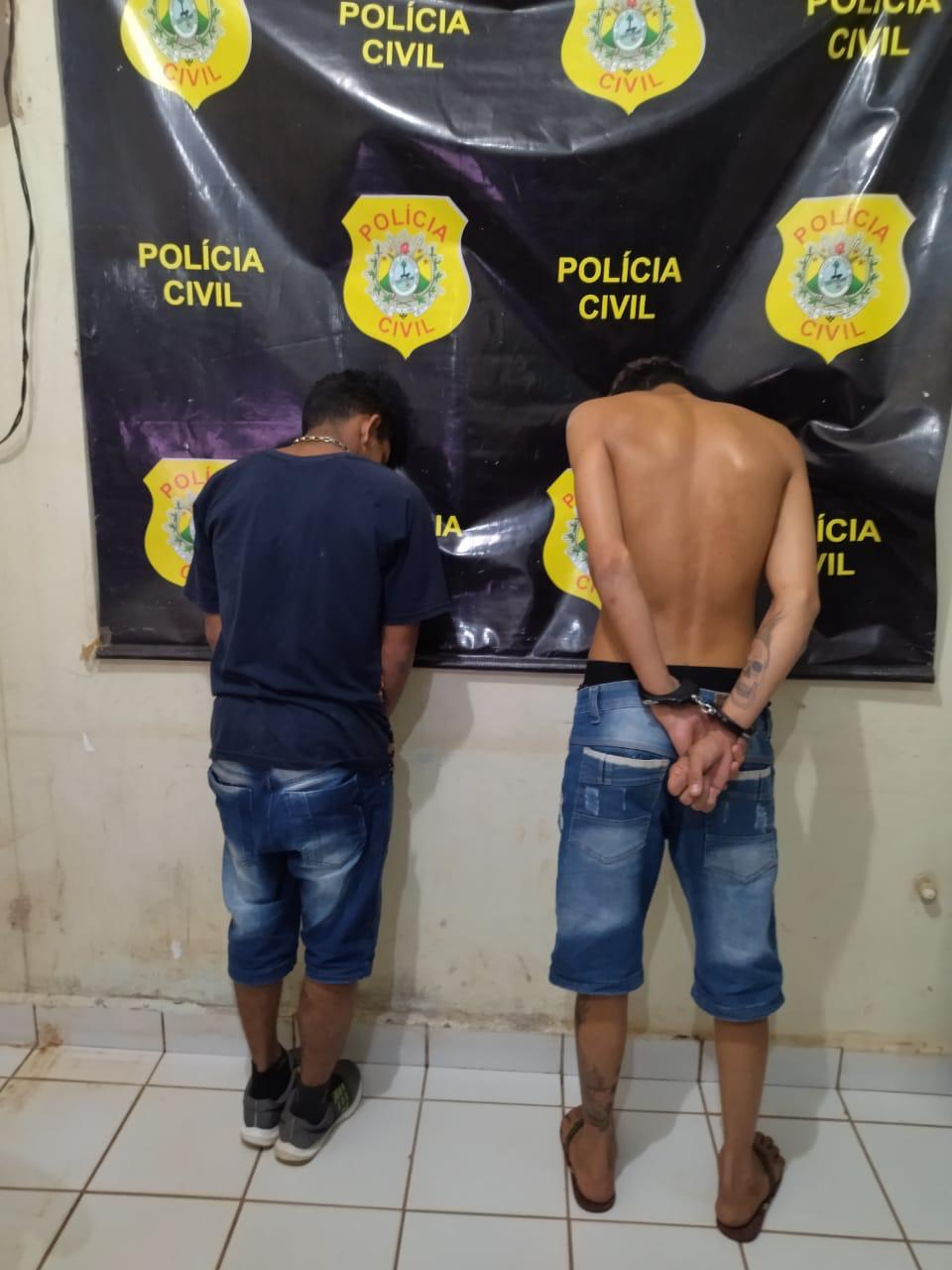 ApĂłs denĂșncia anĂŽnima, PolĂcia Civil prende dois por homicĂdio em PlĂĄcido de Castro ApĂłs denĂșncia anĂŽnima, PolĂcia Civil prende dois por homicĂdio em PlĂĄcido de Castro