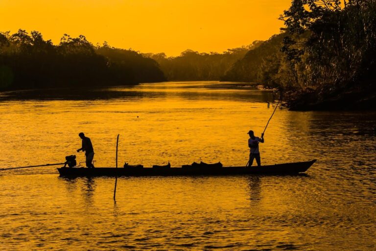 Fim de uma pescaria no Rio Acre
