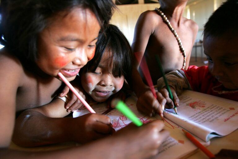 Prefeitura no AC abre seletivo com vagas para professor da Educação Indígena