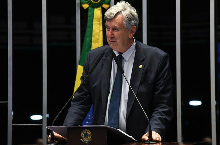 CPI da Covid-19 também precisa investigar governadores e prefeitos, diz senador