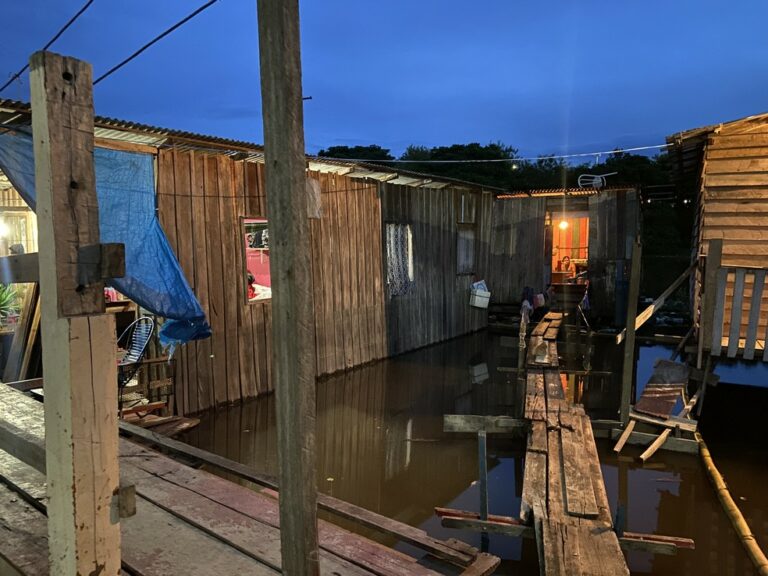 Nível do Rio Negro sobe para 29,97m e cheia deste ano iguala recorde histórico em Manaus