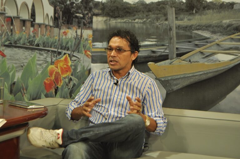 Professor Manoel Lima faz apelo para pagamento da VDP dos servidores da educação