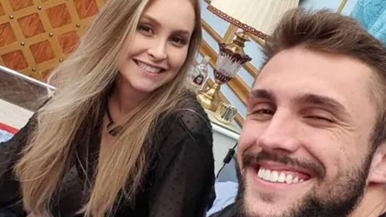 Arthur diz que ainda está apaixonado por Carla Diaz
