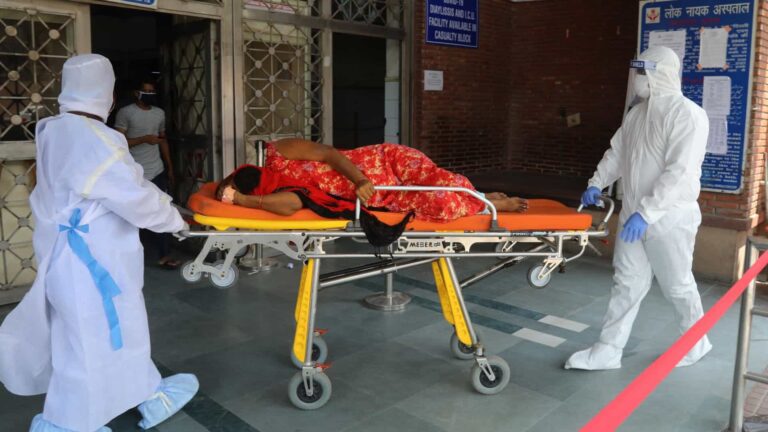 Índia bate recorde dos EUA e registra maior número de mortes por Covid-19 em 24 horas