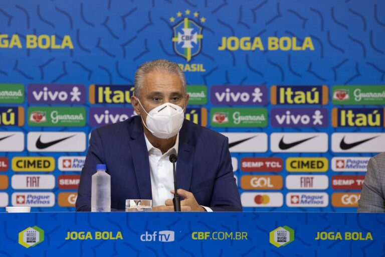 Tite convoca a Seleção e volta a chamar Gabigol e Daniel Alves