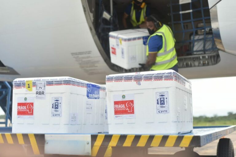 Acre recebe mais de 13 mil doses de vacina contra Covid-19 e deve continuar avançando na imunização