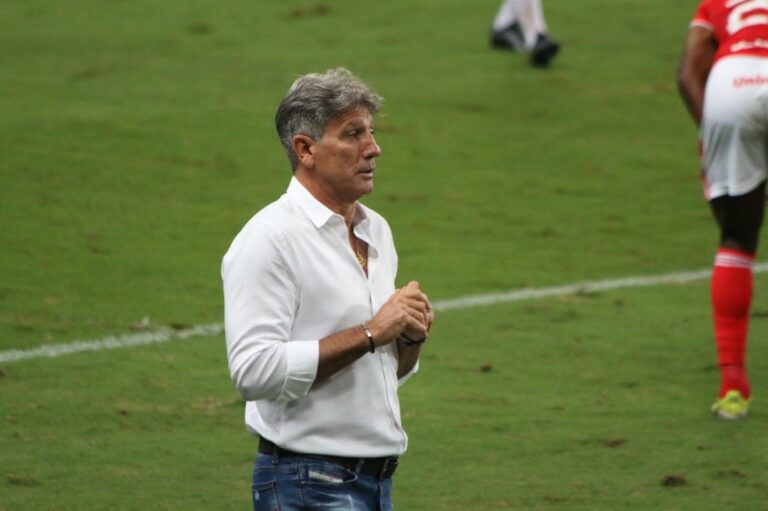 Renato Gaúcho é o 1º da lista da direção para assumir o Corinthians