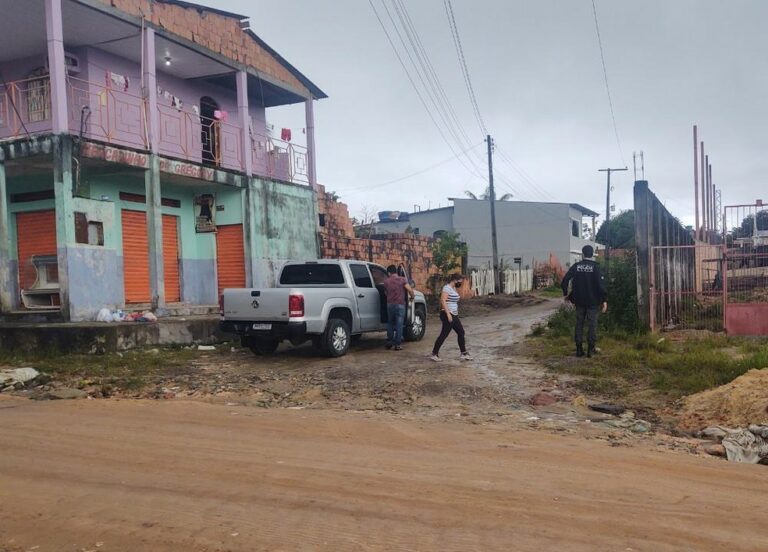 Pai é preso suspeito de estupro e exploração sexual das filhas de 8 e 12 anos e mãe suspeita de agenciá-las