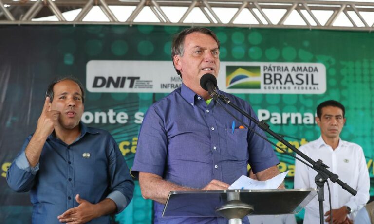 ‘Um ladrão candidato a presidente e um vagabundo como vice’, diz Bolsonaro sobre 2022