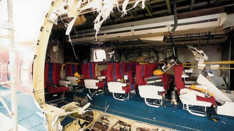 O caso de 1989 em que passageiros foram sugados para fora de avião