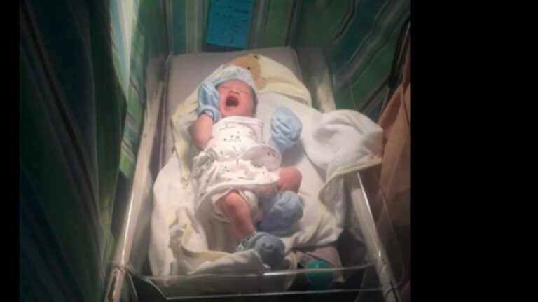 Bebê é registrado como ‘HTML’ em homenagem ao pai; saiba o motivo