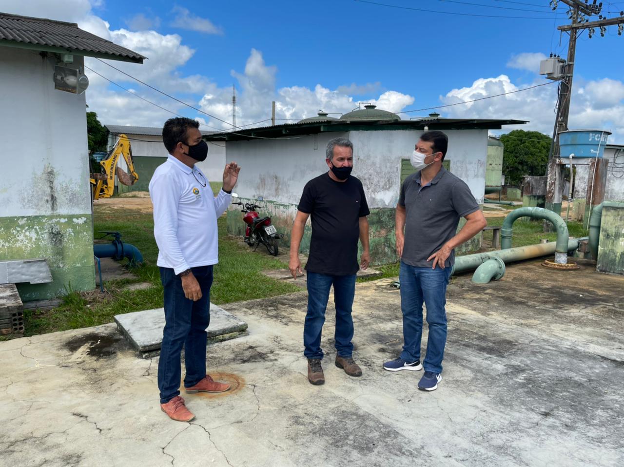 Roberto Duarte acompanha perfuração de poços em Cruzeiro do Sul