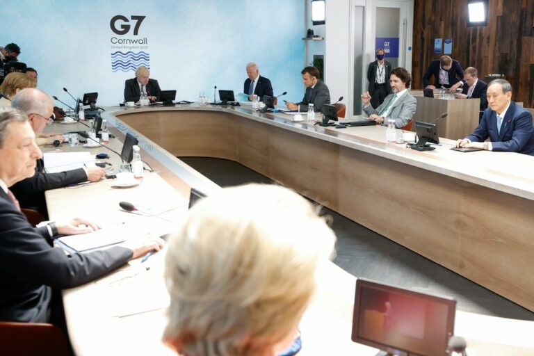 G7 adota plano para distribuir 1 bilhão de doses de vacinas contra Covid a países mais pobres até 2022