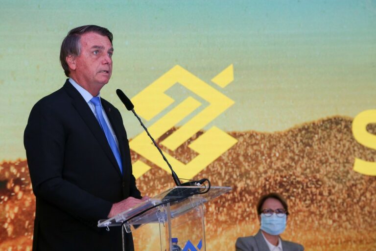 ‘Não tenho como saber o que acontece nos ministérios’, diz Bolsonaro sobre o caso Covaxin