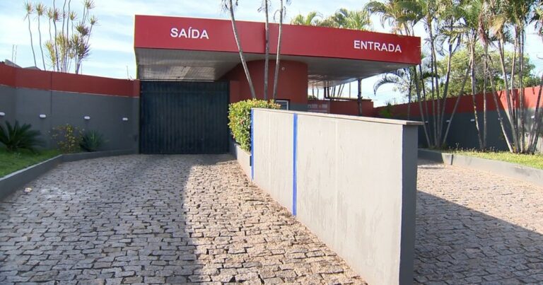 Idoso de 71 anos é pego no flagra levando menina de 11 anos para o motel