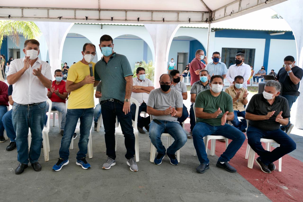 Durante encontro com servidores da Educação, Zequinha Lima e Henrique Afonso agradecem parceria de Nicolau Júnior