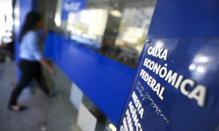 Caixa vai pagar quase R$ 4 mil para algumas pessoas: veja quem recebe em julho