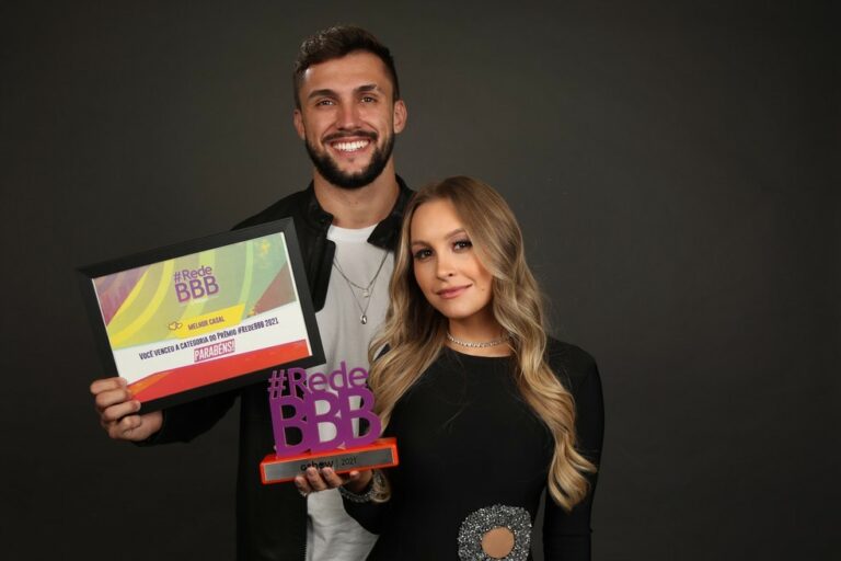 Carla Diaz revela que está solteira e nega romance com Arthur Picoli: ‘Não estamos juntos!’