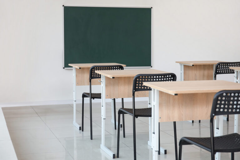 Metas para erradicar analfabetismo não estão sendo cumpridas, aponta relatório