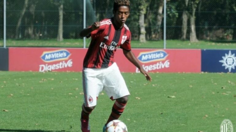 Ex-jogador do Milan comete suicídio e deixa carta apontando racismo