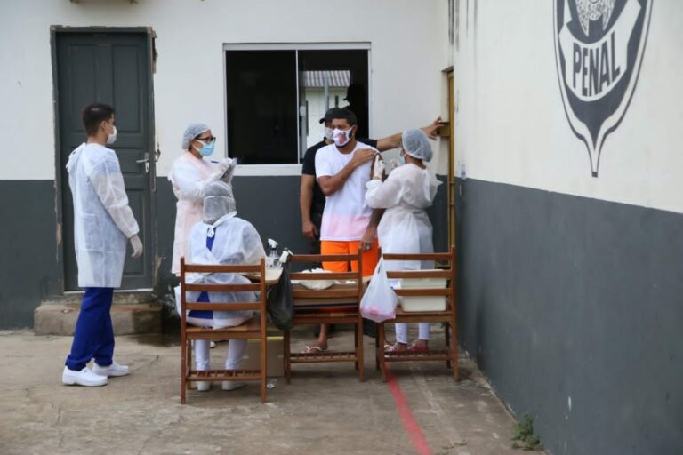 Prefeitura de Rio Branco tem doses suficientes para vacinar até 1/3 dos presos