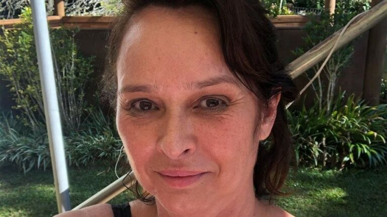 Atriz Myrian Rios revela que ficou completamente surda aos 62 anos