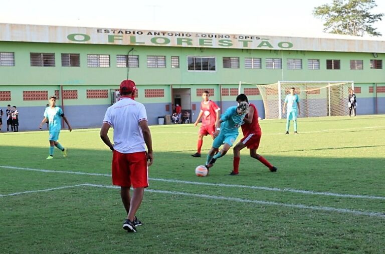 Galvez mostra força e atropela o Estrelão: 4 a 0