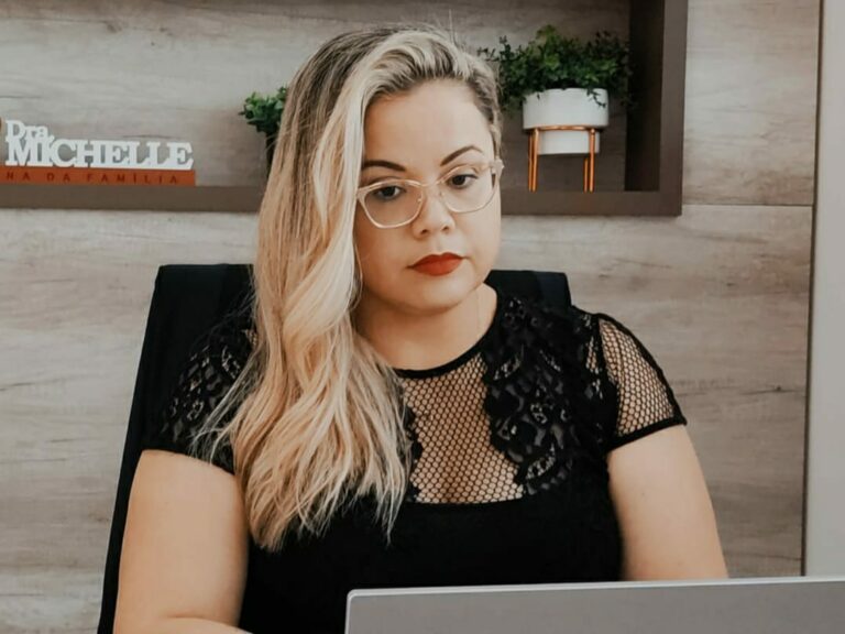 Vereadora Michelle Melo se solidariza com psicóloga hostilizada ao se manifestar durante vacinação