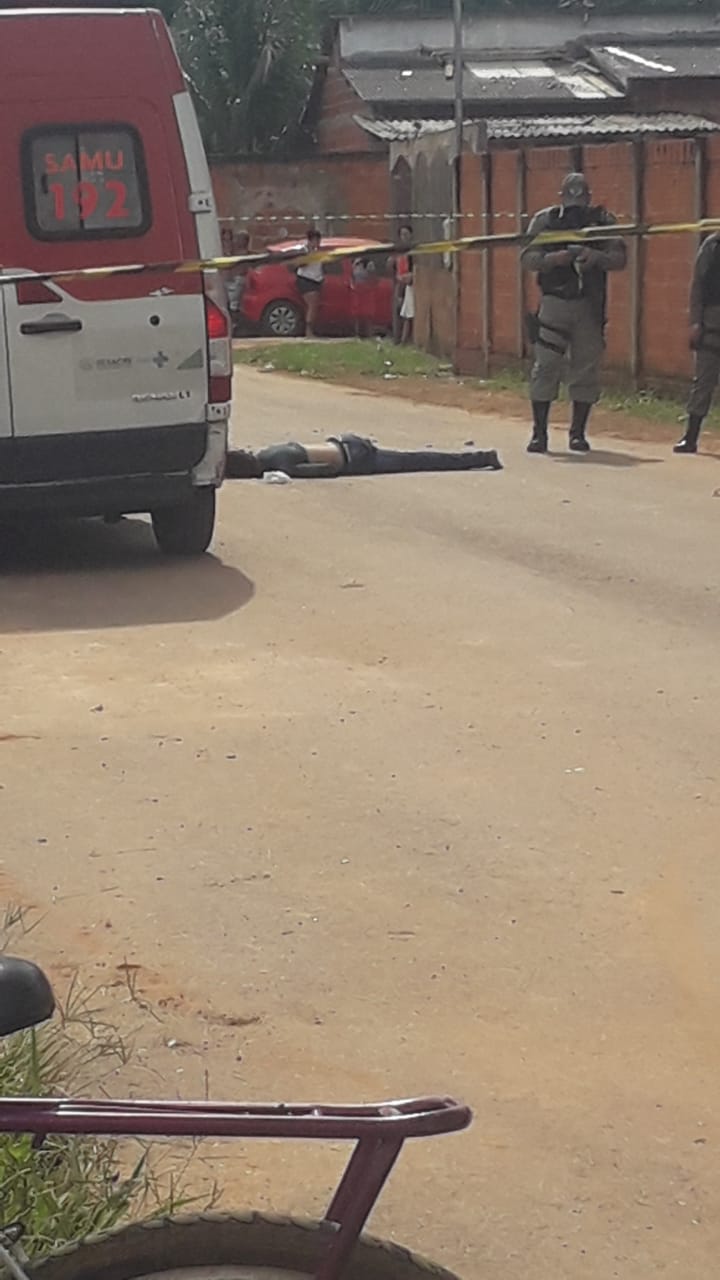 URGENTE: acusado de assalto é morto a pedradas e terçadadas por faccionados em Rio Branco