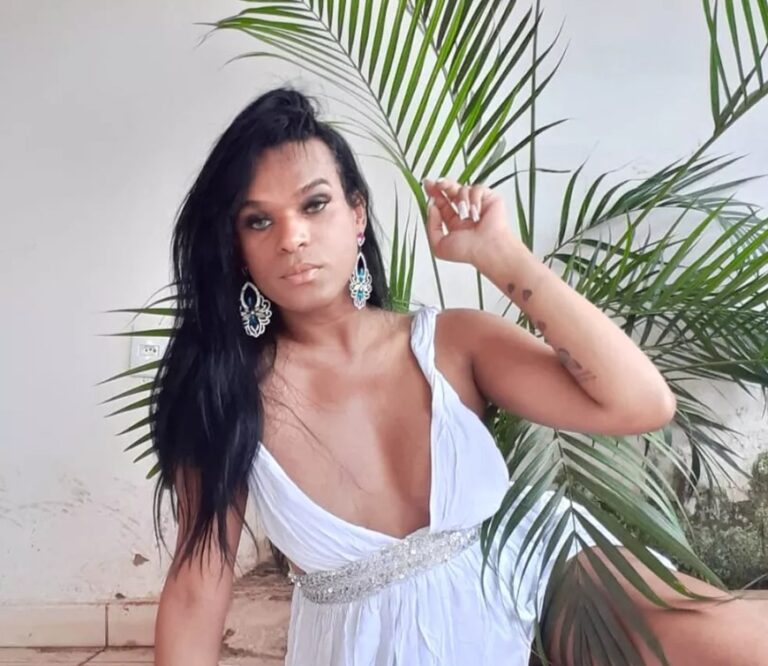 Transexual constrangida e humilhada por usar banheiro feminino na Prefeitura registra BO