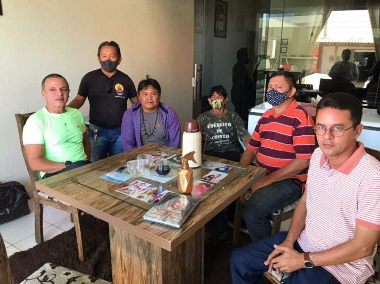 Márcio Bittar e cacique Shanenawa querem autonomia a indígenas sobre suas terras