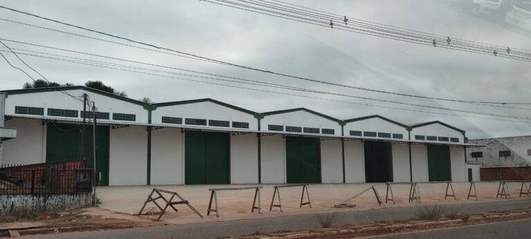 Vereador Fábio Araújo diz que aluguel de galpão pela Prefeitura está sob suspeita de irregularidades