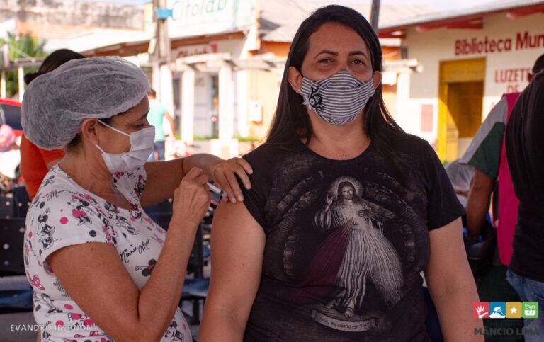 Mâncio Lima começa a vacinar pessoas de 35 anos contra a Covid-19 nesta terça-feira