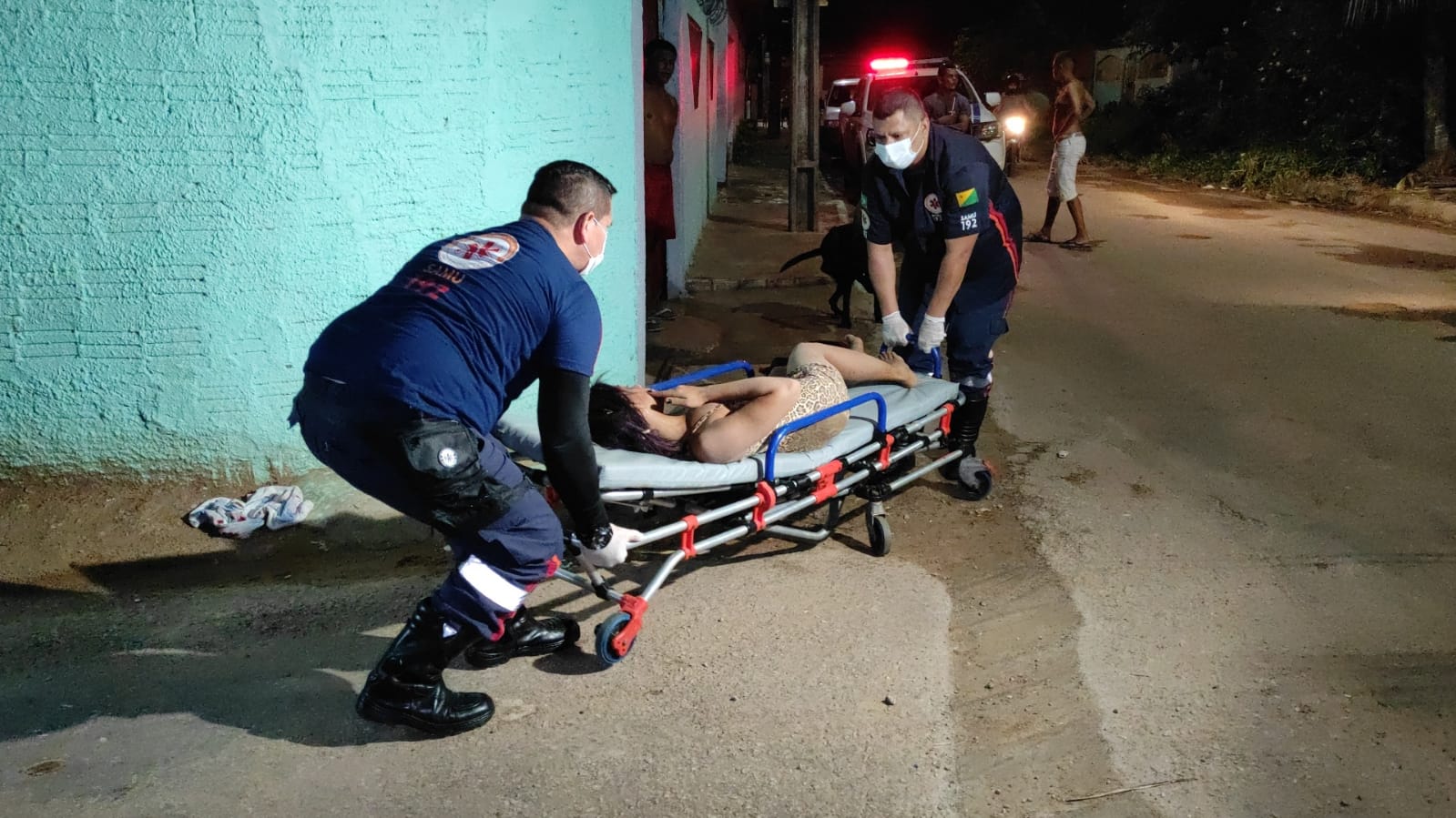 Vídeo: Jovem de 18 anos é brutalmente espancada e esfaqueada após briga em carro de aplicativo no AC