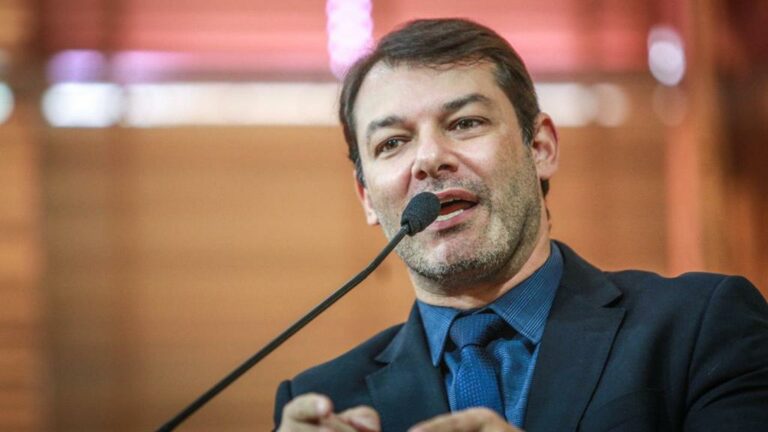 Duarte denuncia perseguição a servidores da Saúde: ‘Câmeras com aúdio e vídeo perto de banheiros’