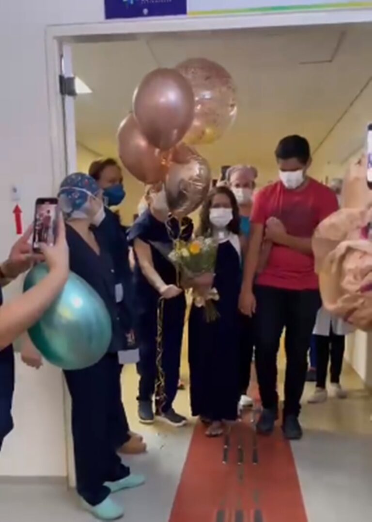 Acreana que fez parto de emergência e passou 74 dias na UTI vence a covid-19