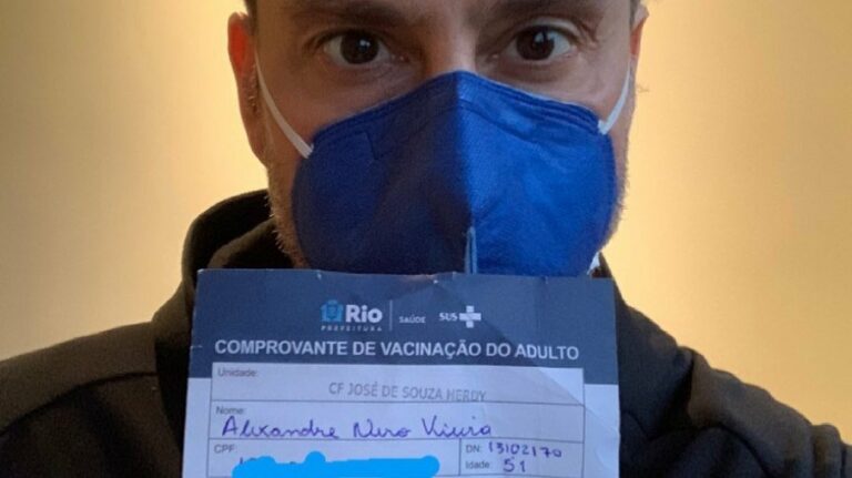 Alexandre Nero é imunizado contra Covid: “Vacina é um pacto coletivo”