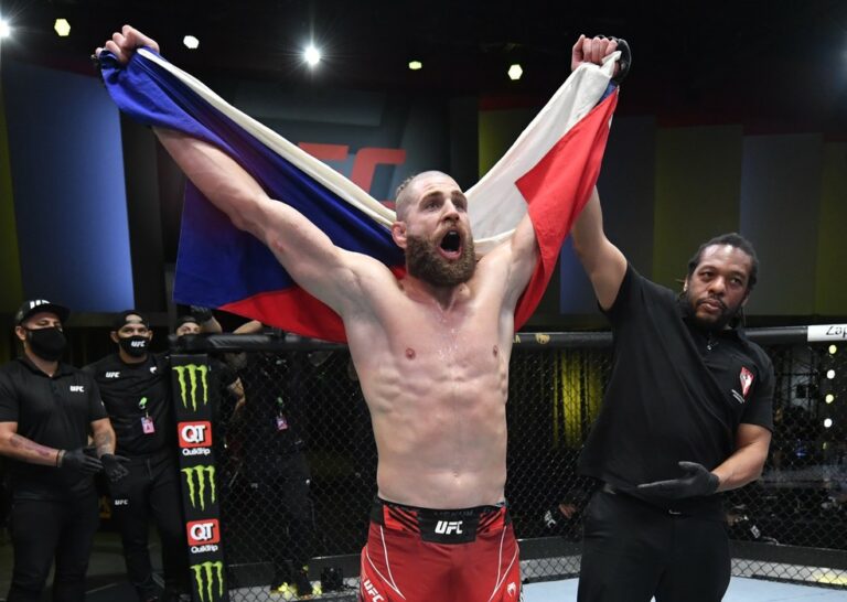 UFC 266: Jiri Prochazka indica que deve ser substituto para luta entre Jan Blachowicz e Glover Teixeira