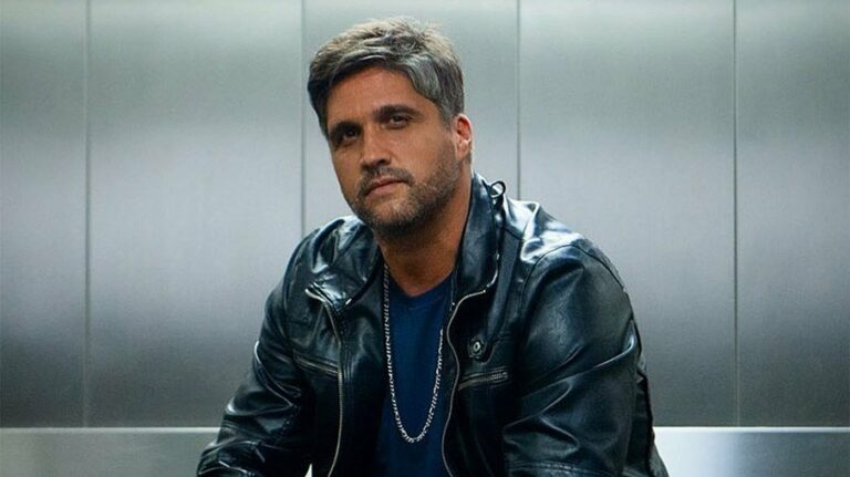 Sertanejo Léo Chaves conta que fã ofereceu R$ 100 mil para passar noite com ele