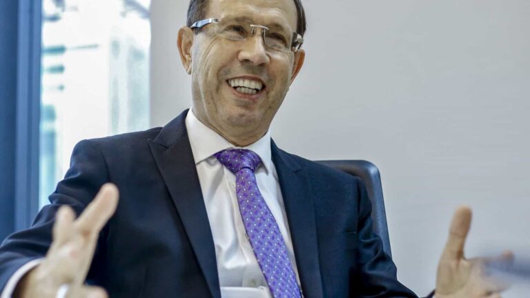 Bilionário Carlos Wizard diz que Nise Yamaguchi agiu como Jesus Cristo na CPI