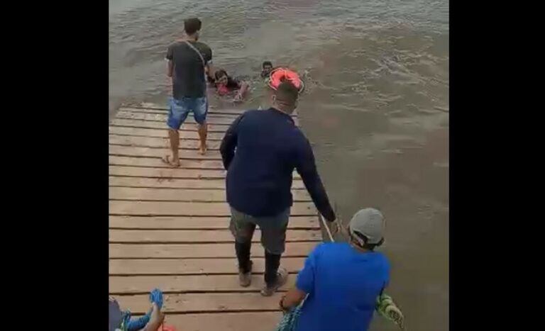 Após canoa naufragar, casal é resgatado à deriva no Rio Amazonas