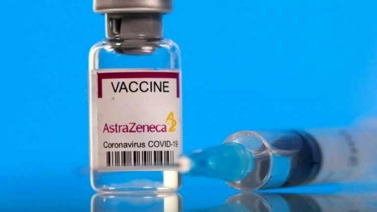 Estudo: com 2 milhões de doses ao dia, 20 mil seriam salvos por mês